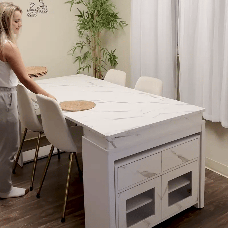 V,{White}